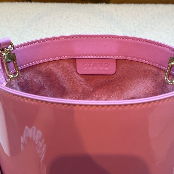 STAUD patent leather Bisset bucket bag - Picture 5 of 7